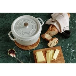Staub Gietijzeren Braadpan 28 Cm / 6,75 L, Rond, White Truffle -Demeyere Winkel 000019724